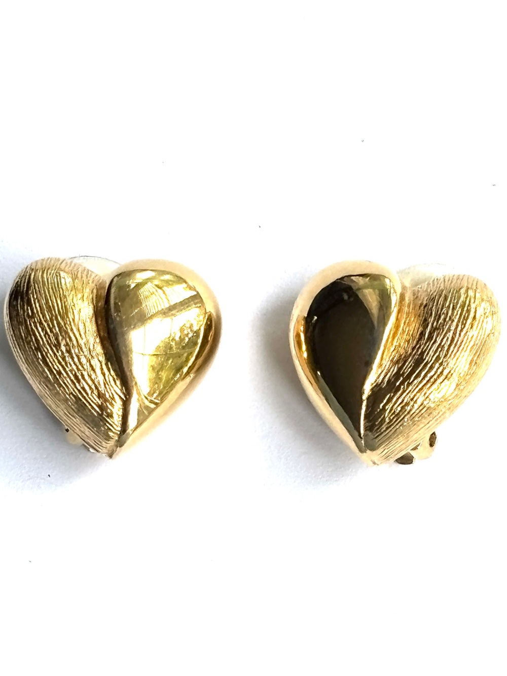 Vintage Keyes Signed Gold Tone Sculptural Heart Clip On Earrings 1980s Canadian